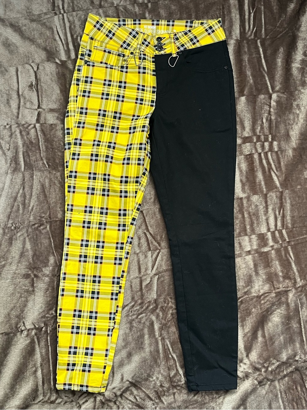 hot topic denim super skinny black & yellow plaid punk/emo jeans